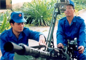 Tổ súng máy 14,5 mm tự vệ Trường THSP
Yên Bái luyện tập SSCĐ.
