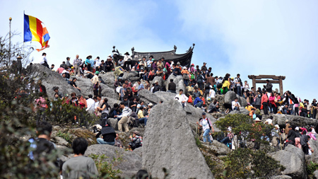 Năm 2013, lễ hội Yên Tử diễn ra sớm hơn 1 ngày so với mọi năm.