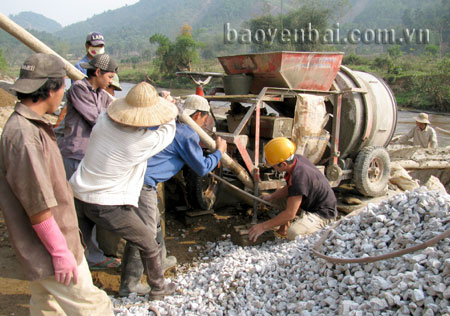 Các công trình cơ sở hạ tầng thiết yếu đã huy động được sự đóng góp của cộng đồng.

