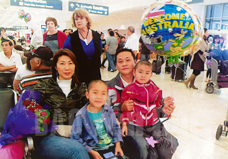 Gia đình chị Đoàn Thu Hương định cư ở Australia trong một lần trở về Việt Nam dịp tết Nguyên đán.