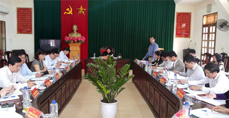 Đồng chí Nguyễn Văn Lịch - Ủy viên Ban Thường vụ Tỉnh ủy, Trưởng ban Nội chính Tỉnh ủy phát biểu tại buổi làm việc với Thị ủy Nghĩa Lộ về công tác nội chính - PCTN.