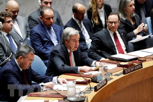 Tổng Thư ký Liên hợp quốc Antonio Guterres (giữa).