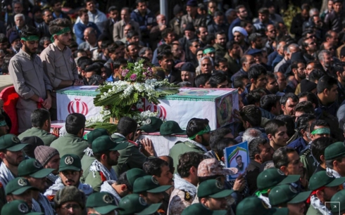 Đám tang của 1 thành viên Lực lượng vệ binh cách mạng Iran thiệt mạng trong vụ đánh bom
