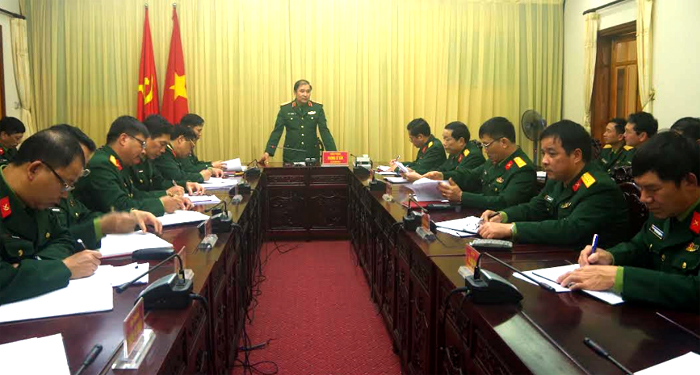 Đồng chí Thiếu tướng Phùng Sĩ Tấn -Tư lệnh Quân khu kết luận kiểm tra giao nhiệm vụ cho Bộ CHQS tỉnh.