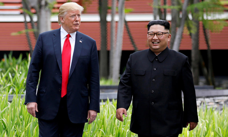Tổng thống Mỹ Donald Trump (trái) và Chủ tịch Triều Tiên Kim Jong-un tại hội nghị thượng đỉnh ở Singapore hồi tháng 6/2018.