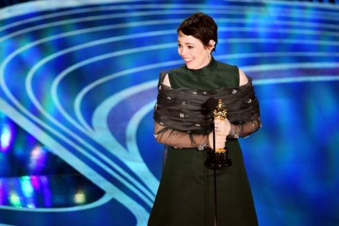 Olivia Colman lên nhận tượng vàng danh giá Oscars lần thứ 91.