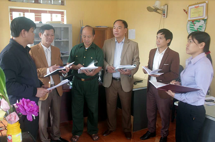 Lãnh đạo xã Hán Đà trao đổi với các tổ chức, đoàn thể về kế hoạch triển khai Chỉ thị 05 năm 2019.