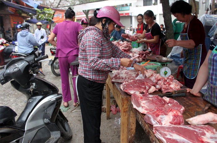 Mặt hàng thịt lợn tăng nhẹ, song sức mua chậm.