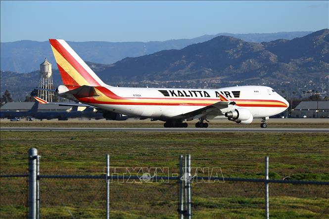 Máy bay sơ tán công dân Mỹ khỏi thành phố Vũ Hán, Trung Quốc về tới căn cứ không quân ở Riverside, California (Mỹ) ngày 29/1/2020.
