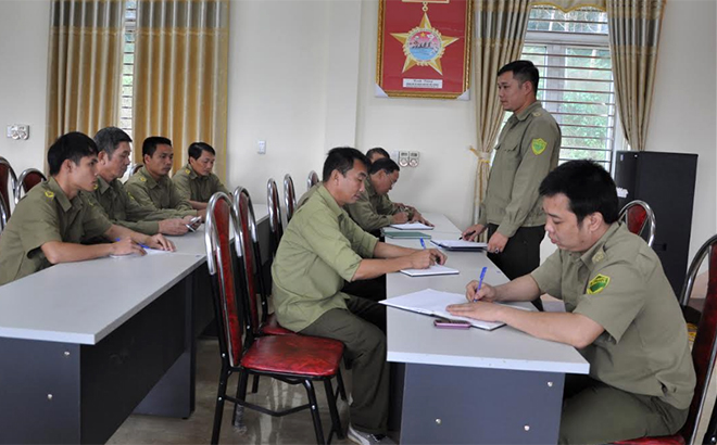 Công an xã Tân Hương triển khai nhiệm vụ đấu tranh phòng chống tội phạm.