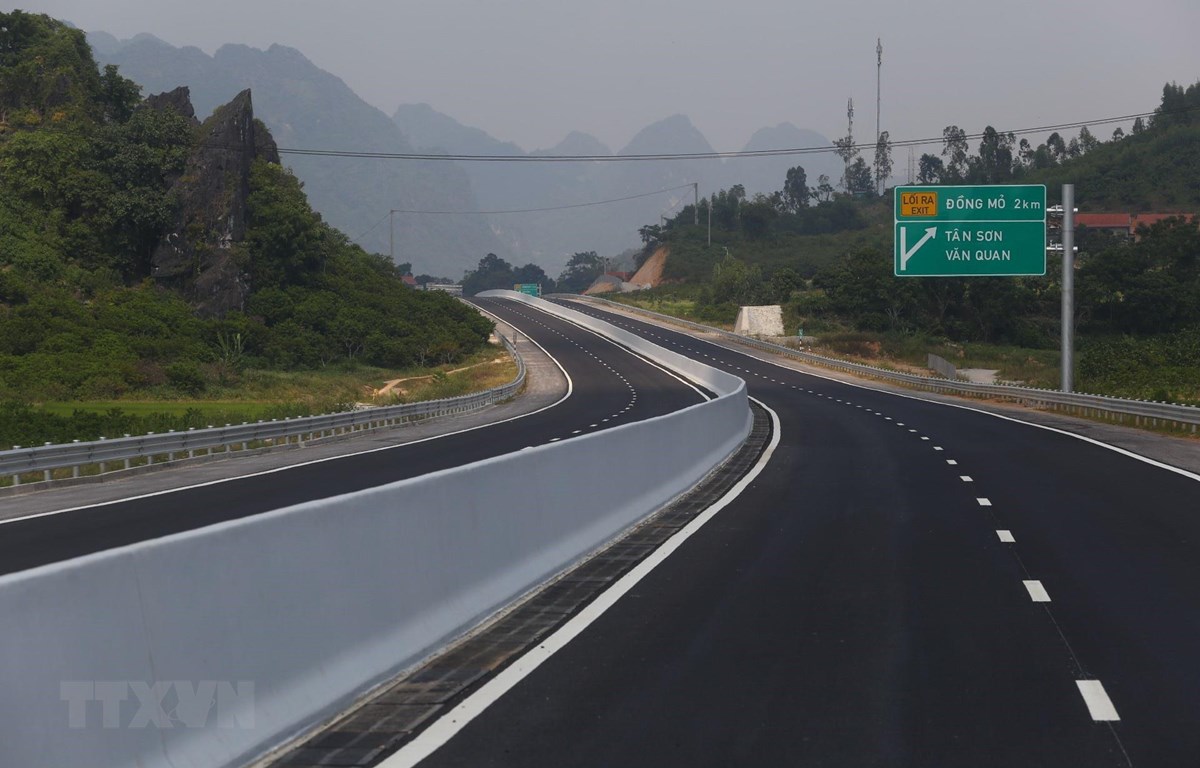 Đường cao tốc Bắc Giang - Lạng Sơn.