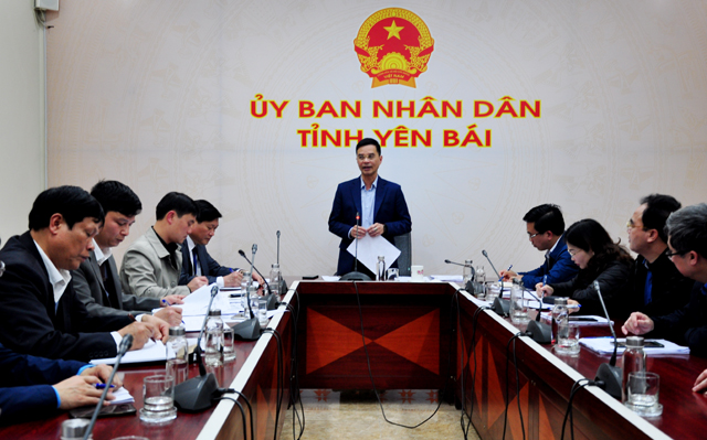 Đồng chí Dương Văn Tiến - Phó Chủ tịch UBND tỉnh phát biểu kết luận cuộc họp