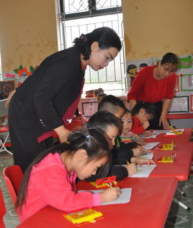 Trường Mầm non Tân Đồng được đầu tư xây dựng khang trang, tạo môi trường học tập và vui chơi an toàn cho trẻ.