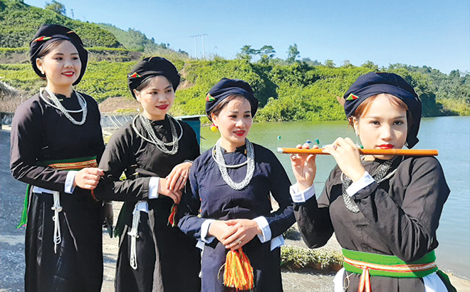 Cùng với phát triển kinh tế, Mường Lai chăm lo giữ gìn, bảo tồn và phát huy bản sắc văn hóa truyền thống, các làn điệu dân ca dân vũ.