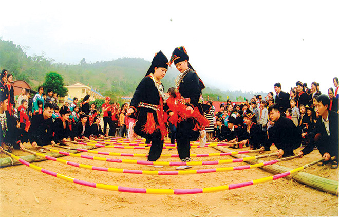 Bản sắc văn hóa được tỏa sáng trong các lễ hội xuân ở các địa phương của tỉnh Yên Bái. (Ảnh: Hoàng Đô)