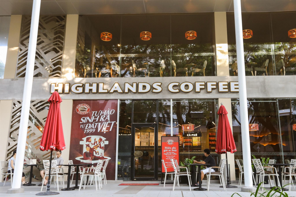 Những người đến quán cà phê Highland Coffee- 83B Lý Thường Kiệt, phường Cửa Nam, quận Hoàn Kiếm, Hà Nội cần trung thực khai báo y tế tại các cơ sở y tế tại địa phương.