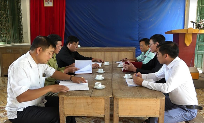 Ban Thường vụ Đảng ủy xã Đại Sơn làm việc trực tiếp với cấp ủy Chi bộ thôn Đoàn Kết về thực hiện Chỉ thị 05.