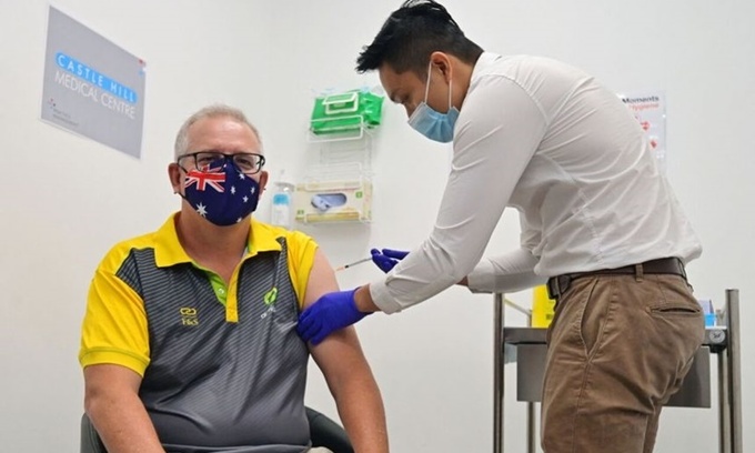 Thủ tướng Australia Scott Morrison ngày 21/2 đã tiêm liều vaccine Pfizer đầu tiên.