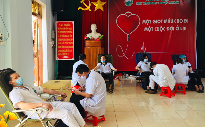 Ngày hội hiến máu tình nguyện tại Bệnh viện Đa khoa khu vực Nghĩa Lộ