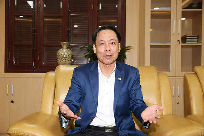 Phó Tổng Thanh tra Chính phủ Trần Ngọc Liêm trả lời phỏng vấn phóng viên báo chí.