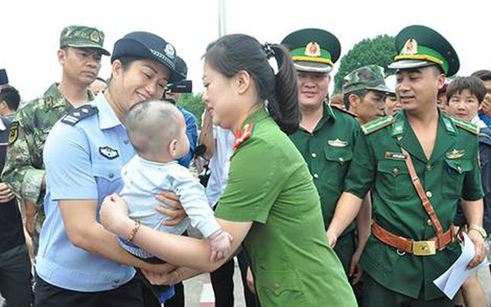 Hoạt động bàn giao nạn nhân bị buôn bán người tại vùng biên giới.