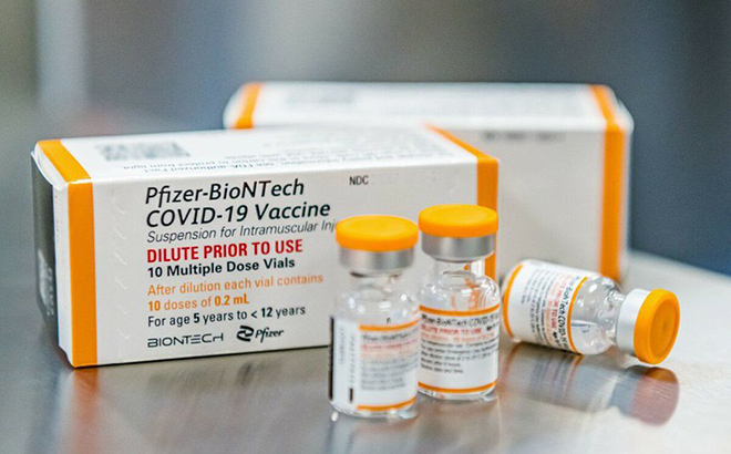 Vaccine Pfizer cho trẻ 5-11 tuổi có nắp màu cam để tránh nhầm lẫn.