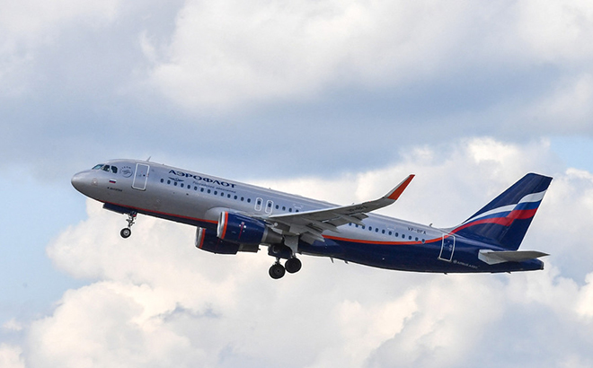 Một máy bay Airbus A320 của Aeroflot cất cánh tại sân bay Sheremetyevo, Moskva.