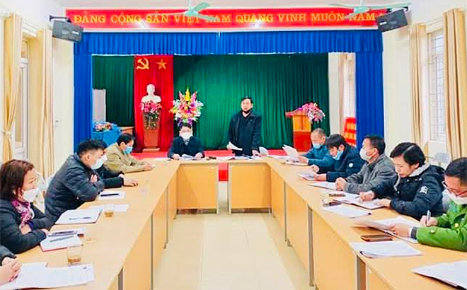 Lãnh đạo Cơ quan Kiểm tra - Thanh tra huyện Trạm Tấu làm việc với Đảng ủy xã Xà Hồ về công tác kiểm tra, góp phần xây dựng Đảng ở cơ sở.