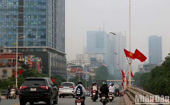 Khu vực Hà Nội sáng và đêm có mưa phùn và sương mù, trưa chiều giảm mây hửng nắng, trời lạnh. (Ảnh minh họa)