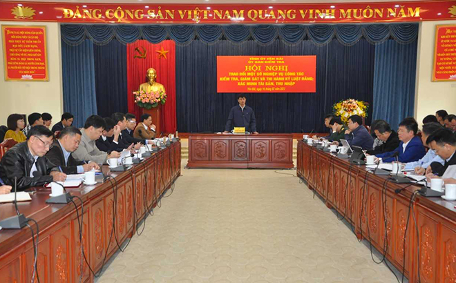 Đồng chí Nguyễn Minh Toàn - Ủy viên Ban Thường vụ Tỉnh ủy, Chủ nhiệm UBKT Tỉnh ủy phát biểu tại Hội nghị.