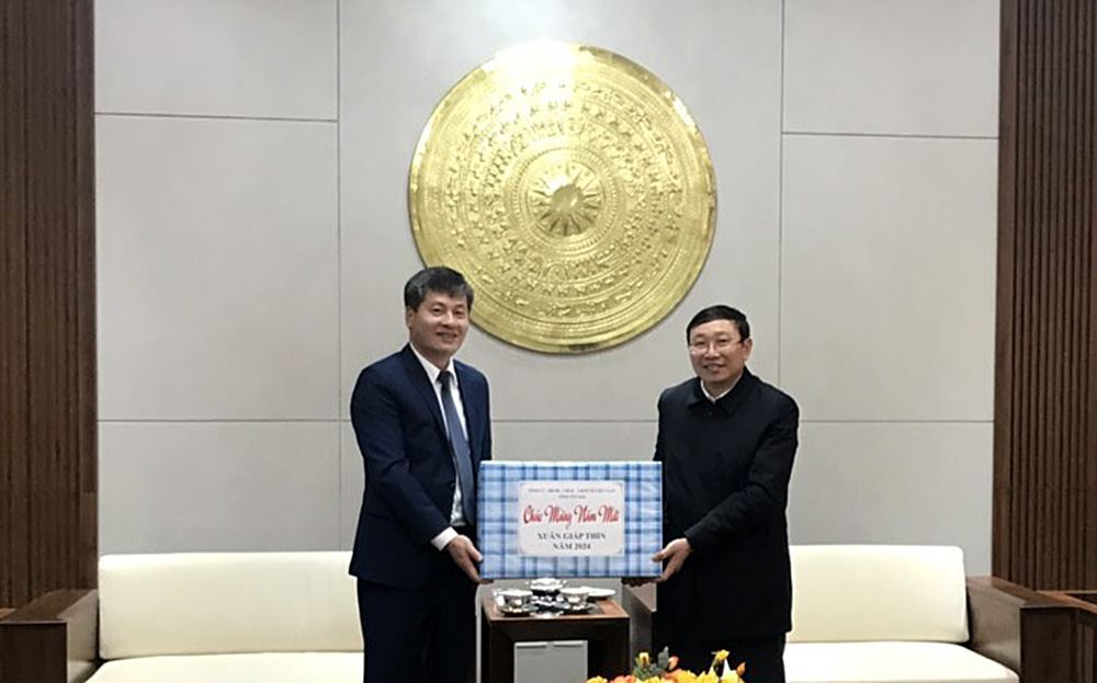 Phó chủ tịch UBND tỉnh Ngô Hạnh Phúc chúc tết cán bộ, công chức Kiểm toán Nhà nước Khu vực VII.