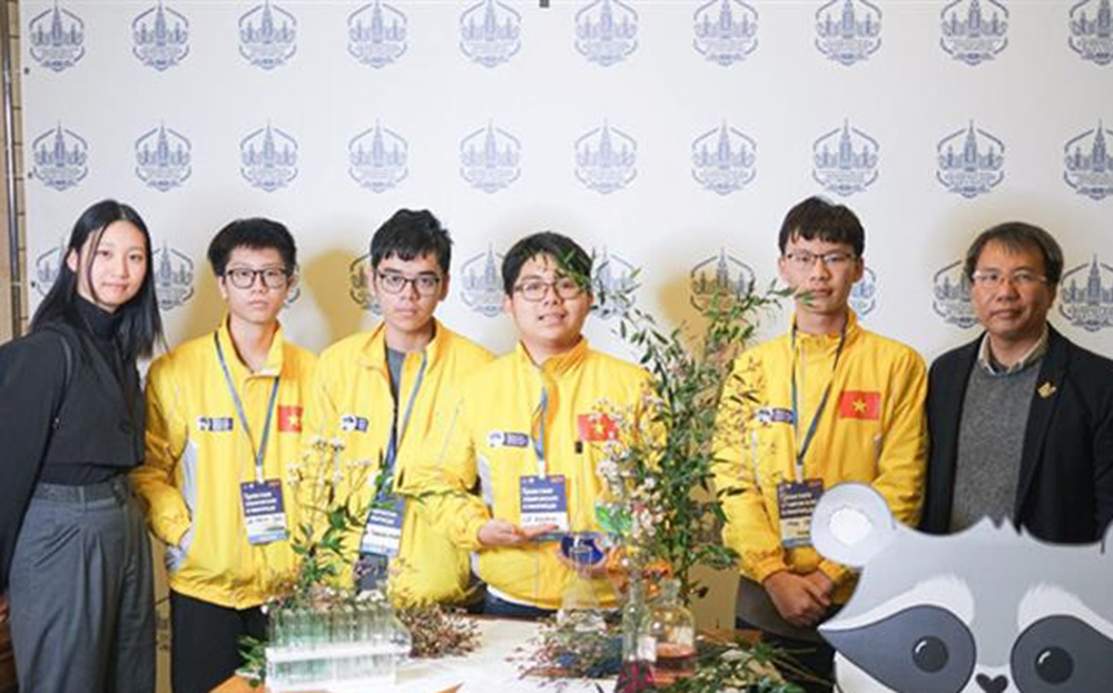 Đội tuyển Việt Nam tham dự vòng Chung kết Olympic Dự án Hóa học năm 2024.