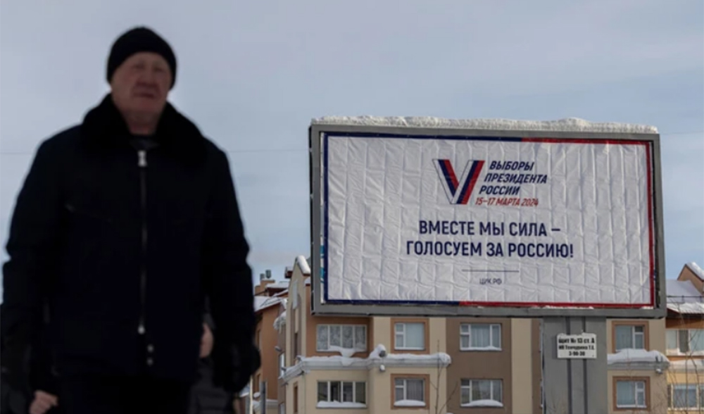 Một bảng thông báo về cuộc bầu cử tổng thống Nga tại thị trấn Salekhard, vùng Yamal-Nenets hôm 22-2