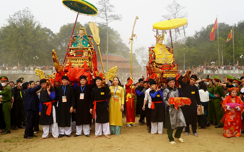 Lễ hội đền Đông Cuông năm 2024 diễn ra an toàn, trang nghiêm, đảm bảo đúng theo nghi lễ truyền thống.