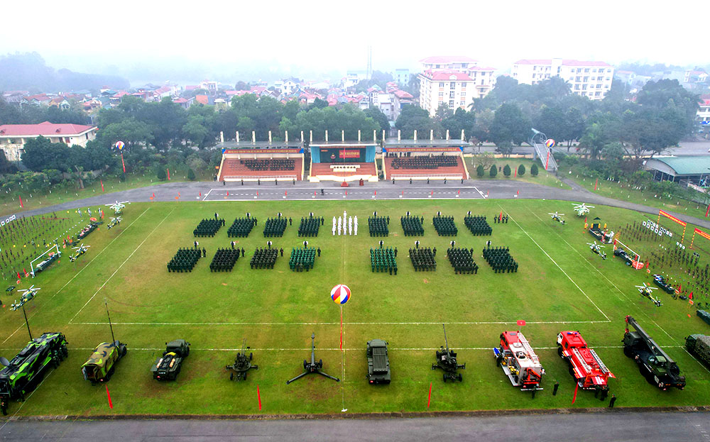 Quang cảnh buổi lễ ra quân huấn luyện.