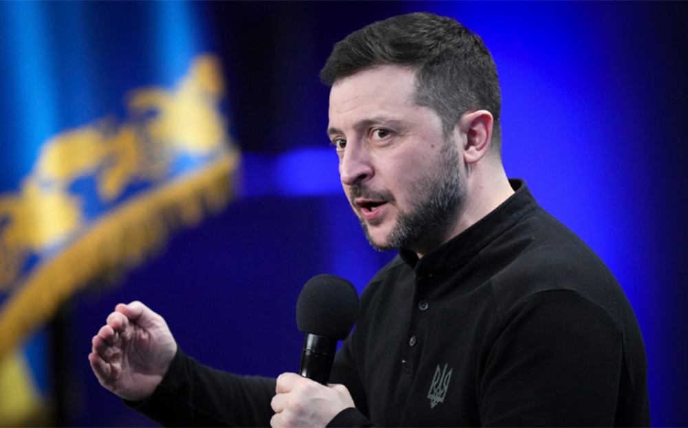 Tổng thống Ukraine Volodymyr Zelensky trả lời truyền thông trong cuộc họp báo tại Kiev, Ukraine ngày 23/2/2025.