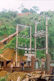 Nhà máy Thủy điện Hưng Khánh (Trấn Yên) do công ty TNHH Thanh Bình đầu tư xây dựng dự kiến tháng 5/2007 sẽ hòa lưới điện quốc gia.
(Ảnh: 
Ngọc Đồng)
