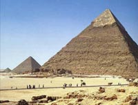Kim Tự tháp Giza.