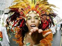 Một vũ công Samba tham gia Carnival Berlin  (Ảnh: AFP)
