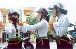 Ý thức chấp hành đội mũ bảo hiểm của người dân Yên Bái đã được nâng cao.