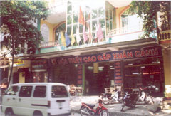 Cửa hàng kinh doanh nội thất cao cấp của doanh nghiệp Xuân Cảnh.