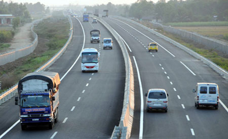 Hiện nay, mỗi ngày có 40.000-50.000 ôtô lưu thông trên đường cao tốc TP.HCM - Trung Lương, chiếm khoảng 70% số xe trước đây lưu thông trên quốc lộ 1A.