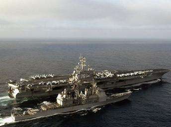 Tàu sân bay hạt nhân USS Ronald Reagan của Mỹ