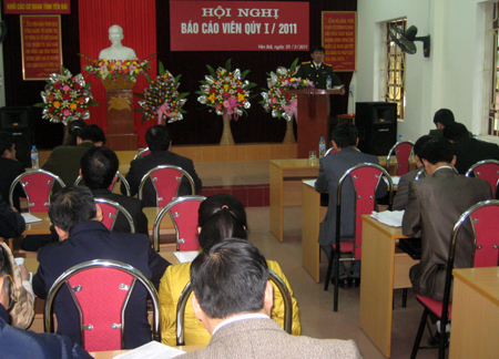 Lãnh đạo Công an tỉnh Yên Bái thông tin các thủ đoạn của các thế lực thù địch chống phá cách mạng nước ta trong tình hình mới.