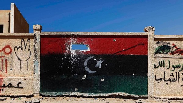 NATO khẳng định không có kế hoạch trên bộ đối với Libya và Pháp cũng cho biết liên quân không phối hợp tấn công với quân nổi dậy Libya.