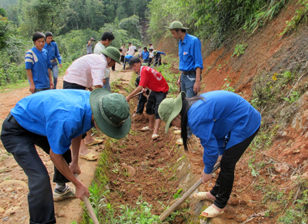 Đoàn viên thanh niên tỉnh Yên Bái tích cực tham gia các hoạt động vì an sinh xã hội hưởng ứng Tháng thanh niên.