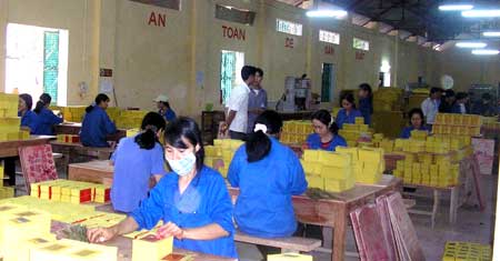 Công nhân, lao động Yên Bái hăng say lao động thiết thực chào mừng Đại hội Công đoàn tỉnh lần thứ XVIII.