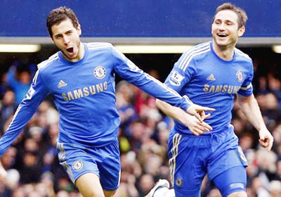 Eden Hazard (trái) và Frank Lampard mỗi người ghi một bàn vào lưới West Ham giúp Chelsea giành 3 điểm trọn vẹn.
