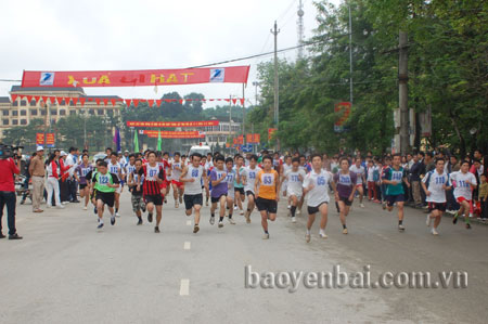 Các vận động viên tham gia nội dung nam chính.