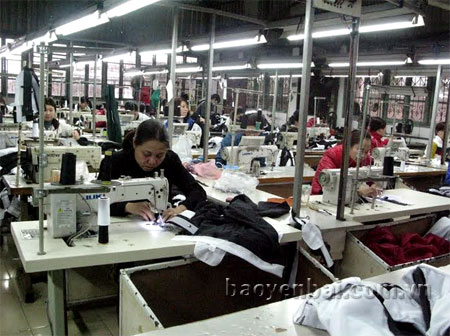 Dây chuyền sản xuất của Công ty cổ phần May xuất khẩu Yên Bái.
